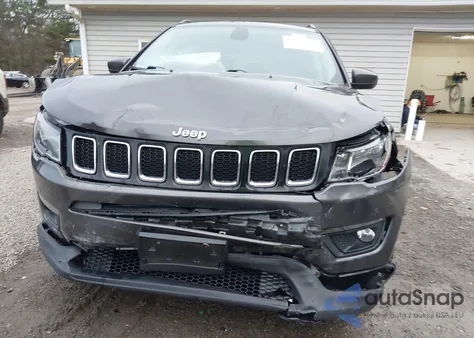 2018 Jeep Compass Latitude 4X4 from USA, damaged, VIN 3C4NJDBB9JT366682